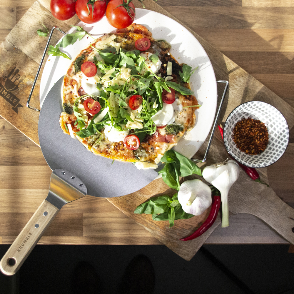 Krumble Pizzaschep RVS met houten handvat - Krumble - | HomeDeco.nl